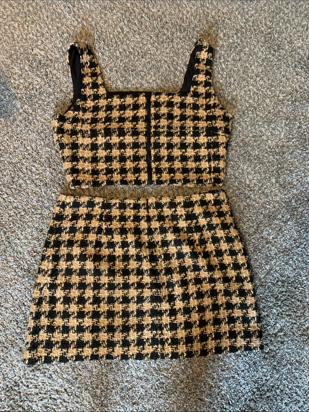 HOUSE OF HARLOW 1960 Black and Tan Houndstooth Mini Dress Set - Picture 3 of 3